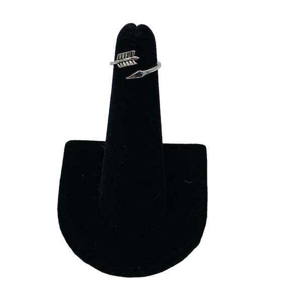 Jewelry - Silver Mini Twisted Arrow Ring